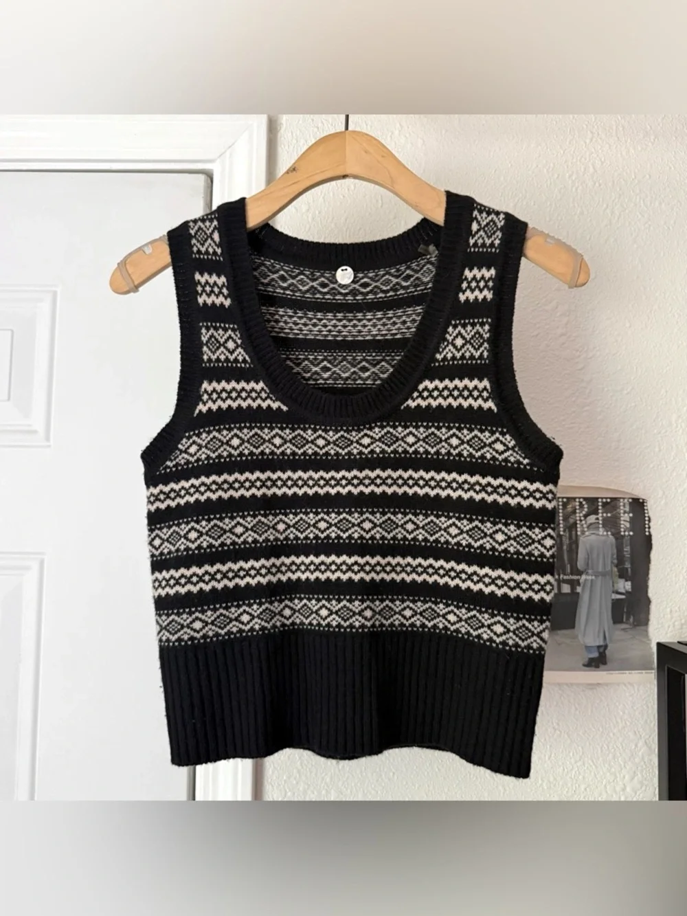 MARGARET O’LEARY black white merino wool argyle striped cropped sweater vest